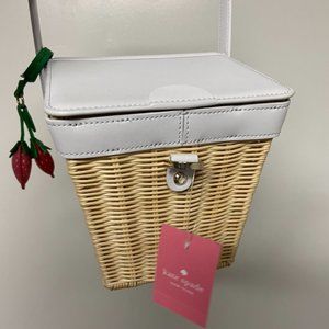 Kate Spade Picnic In The Park Basket Strawberry